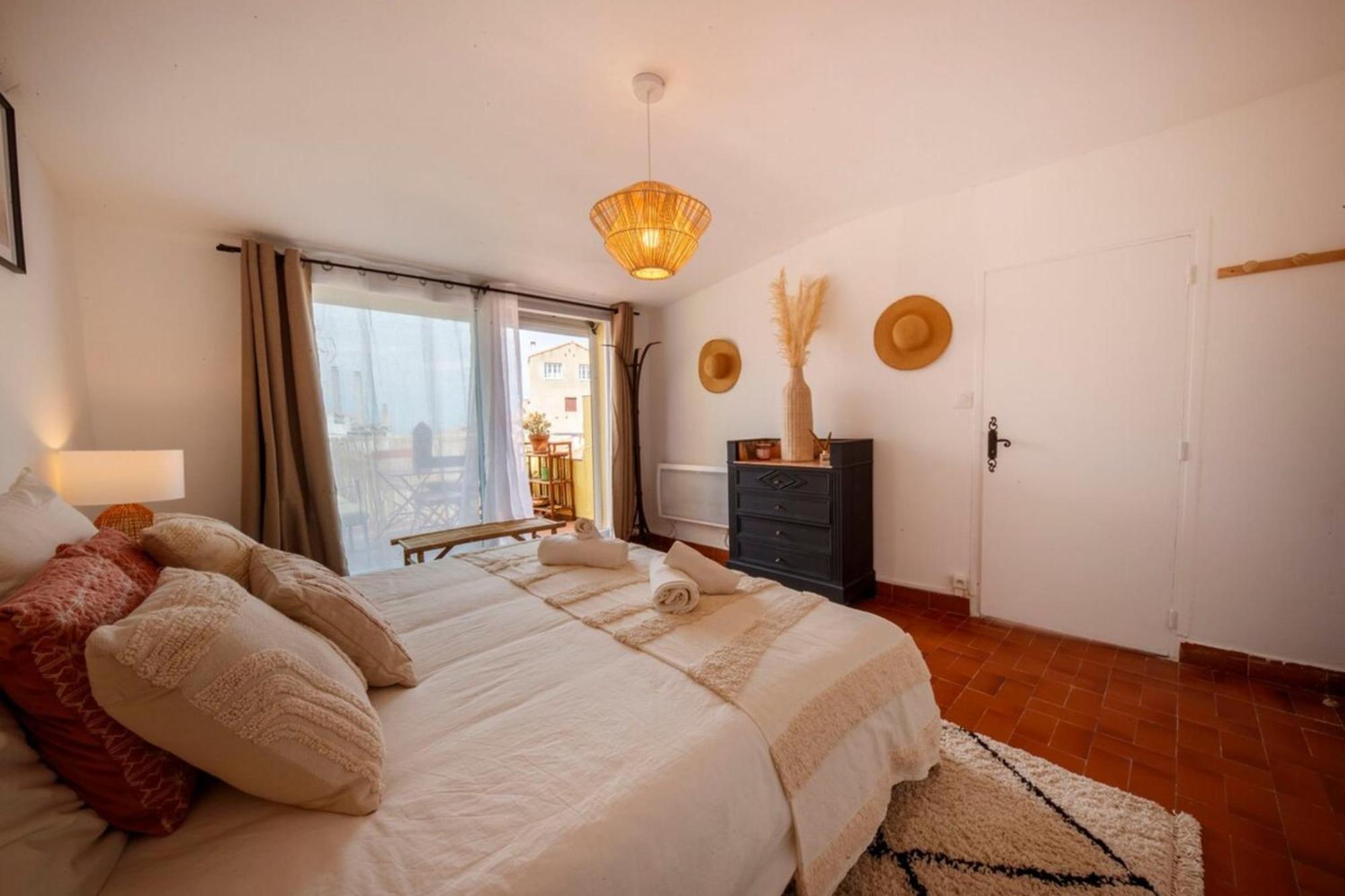 Appartamento 06M - Old Antibes Beautiful Duplex Terrace With Sea View Esterno foto
