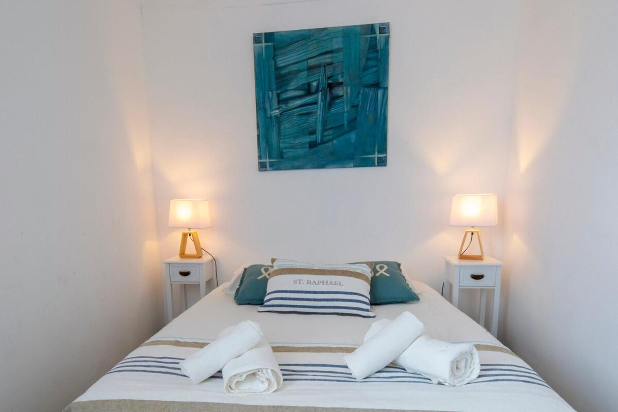 Appartamento 06M - Old Antibes Beautiful Duplex Terrace With Sea View Esterno foto