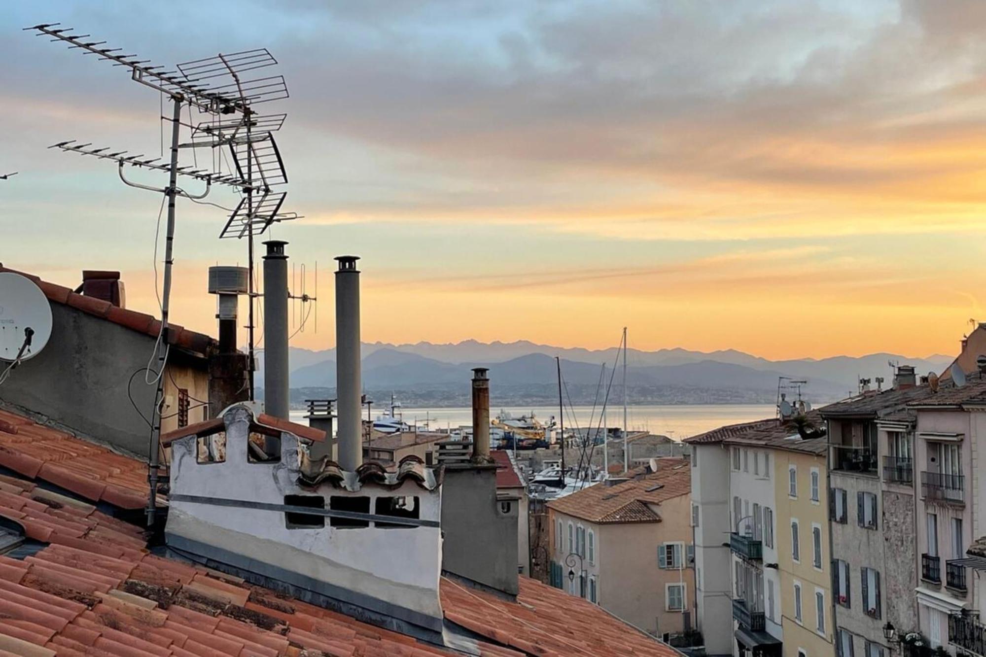 Appartamento 06M - Old Antibes Beautiful Duplex Terrace With Sea View Esterno foto