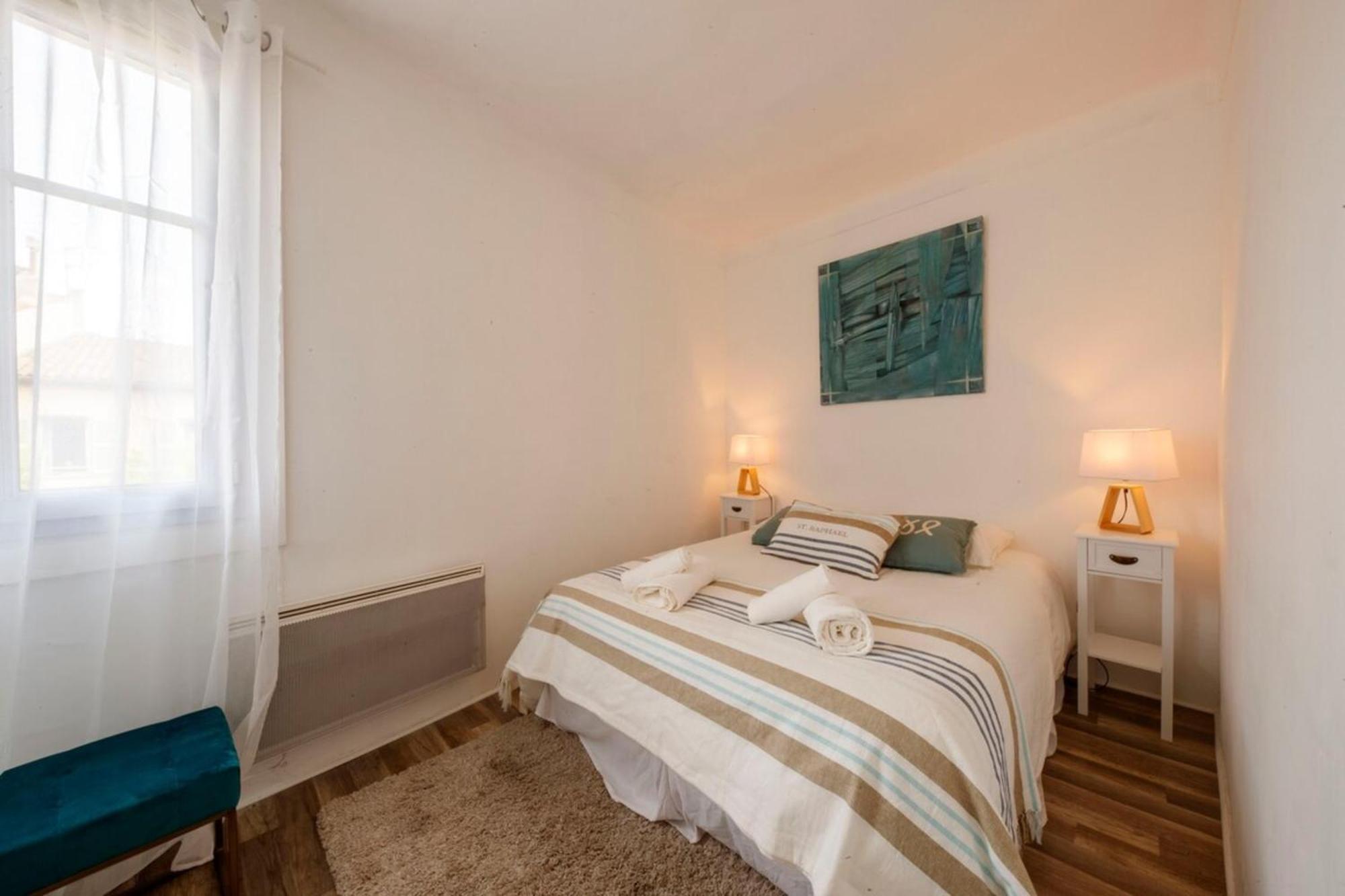 Appartamento 06M - Old Antibes Beautiful Duplex Terrace With Sea View Esterno foto