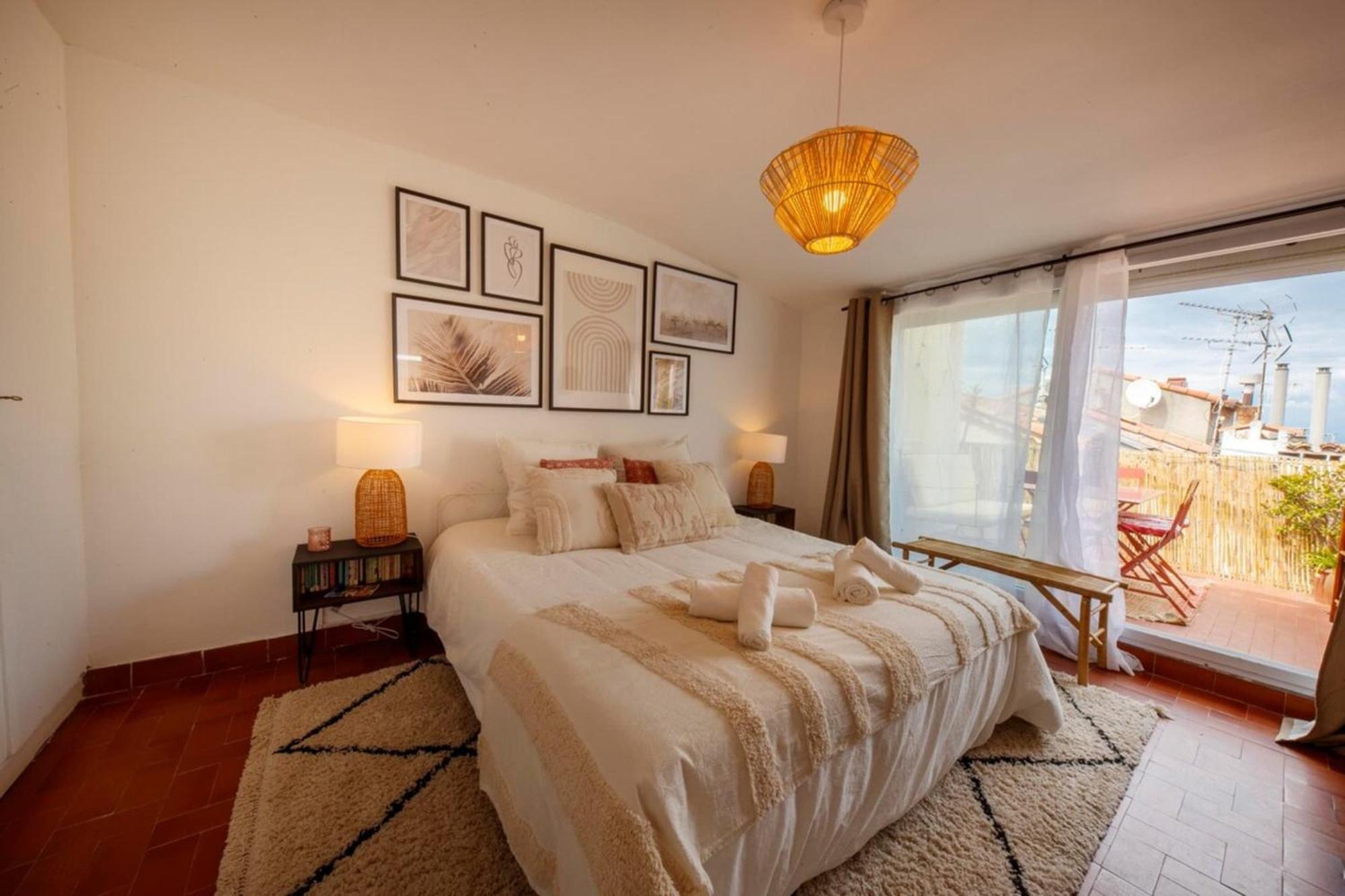 Appartamento 06M - Old Antibes Beautiful Duplex Terrace With Sea View Esterno foto